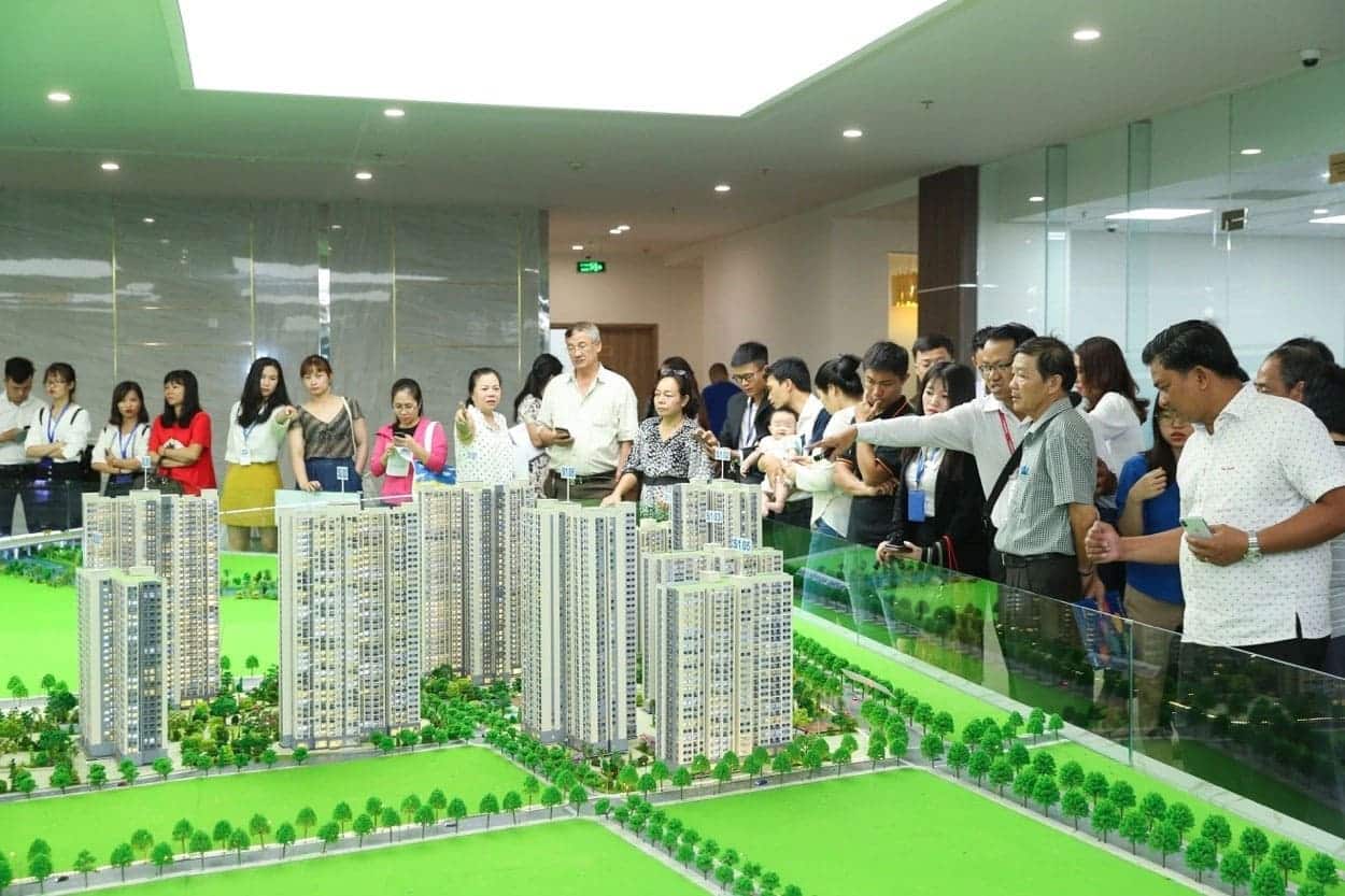 Khách hàng đến để tìm hiểu dự án Vinhomes Grand Park.